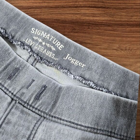 LEVI'S Gray Distressed Look Soft Cuffed Jogger Pants Plus Size - Picture 3 of 7